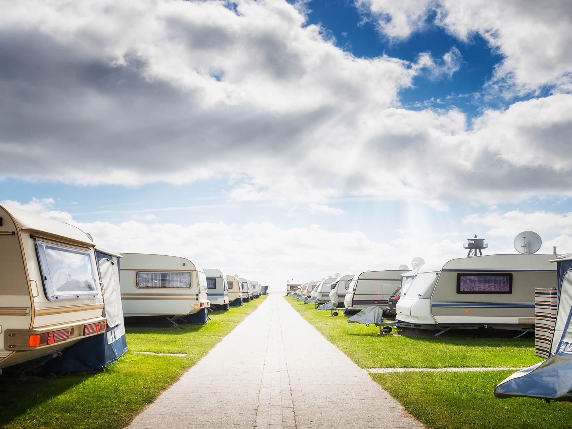 Wifo_Blog_camping-versicherung_GettyImages-1922473720