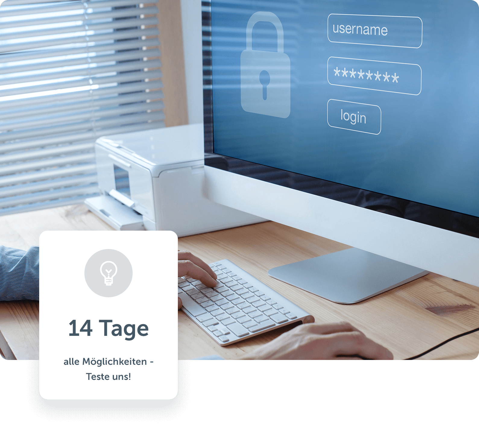 Bildschirme mit Login zum exklusiven Testzugang; beide Hände eines Mannes an der Tastatur
